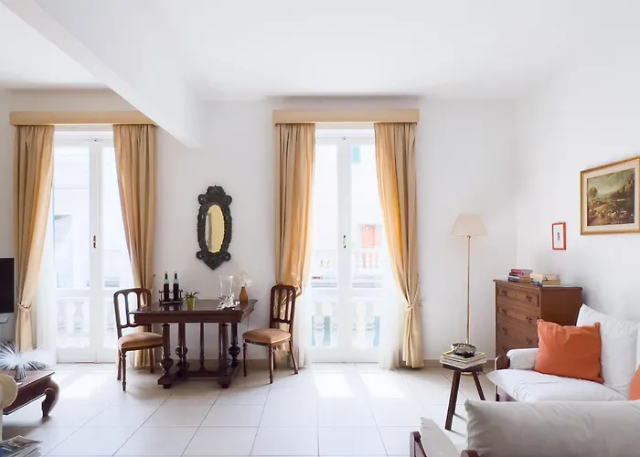 Queen Elena Luxury Apartment